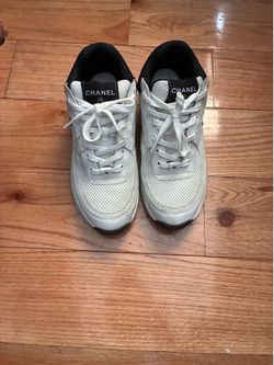 Chanel runners