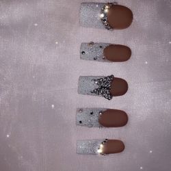 Press-on Nails 
