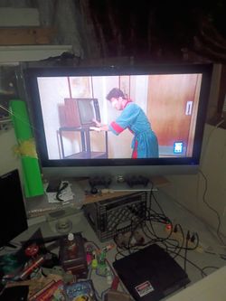 Flat Screen LCD TV