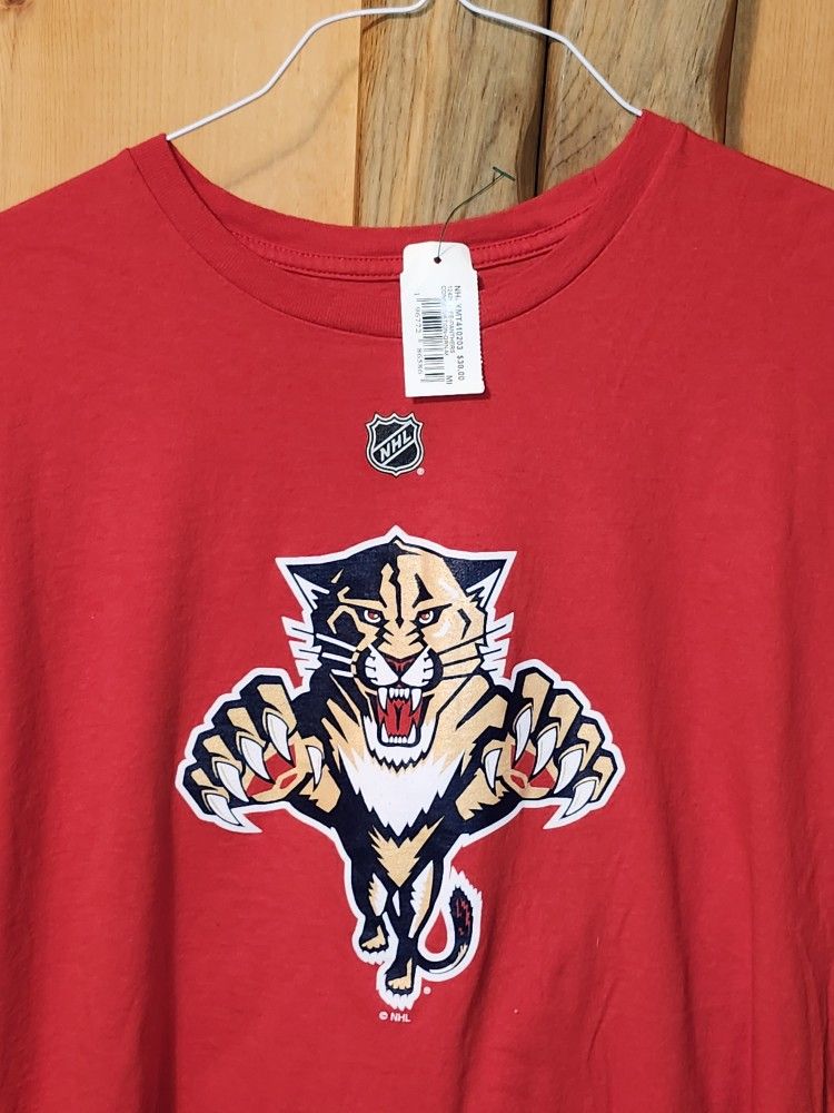 New With Tags FLORIDA PANTHERS Popular Cat Logo Tshirt Sz XL