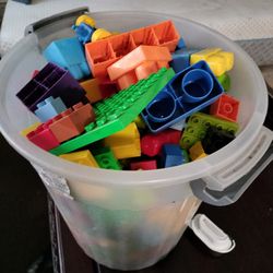 Legos Large Bucket 