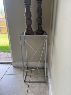 Glass side stand