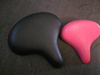 Oversized beach cruiser seat in black..Last one in stock