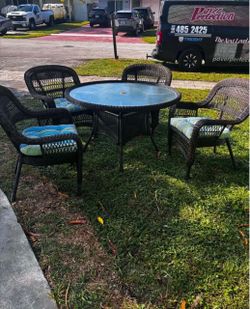 Vintage Wicker Rattan Patio Set With Cushions & Umbrella Holder