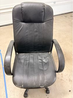 Black office chair