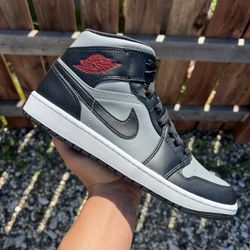 Jordan 1 Mid Shadow (Size 5.5Y, 10)