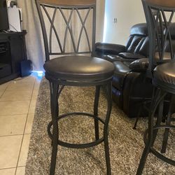 4 Bar Stools In Great Shape. 5 Years Old. 