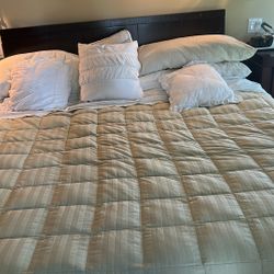 King Bed, Headboard + 2 Nightstands $200