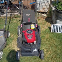 Self-propelled Gas Craftsman Lawn Mower With Bag