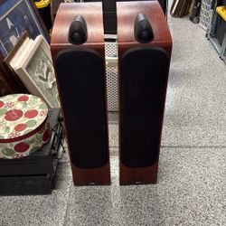 B&W 703 Floor speakers