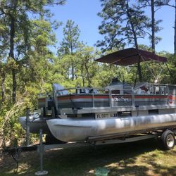 Sun tracker Bass Buggy