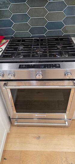 KitchenAid 30" 5.8 cu-ft slide in gas convection range