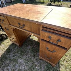 Sowing Machine Desk.  -  Antique 