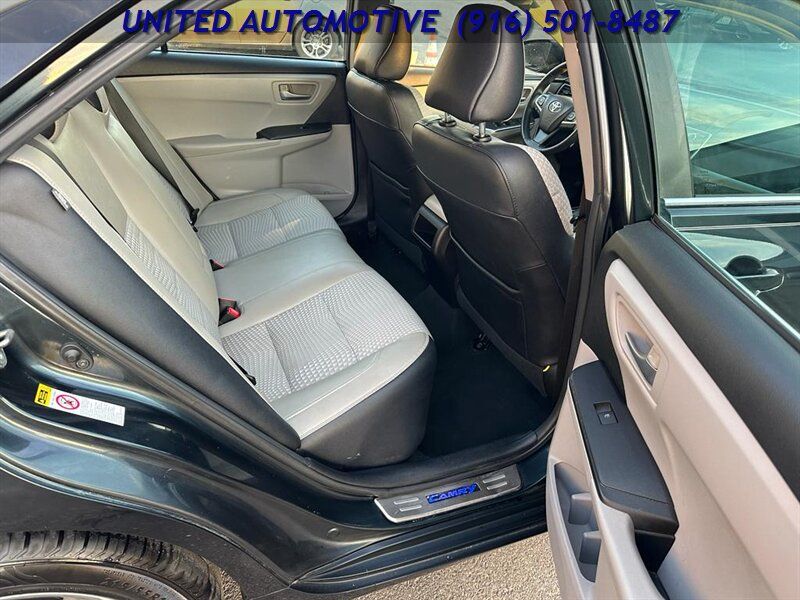 2015 Toyota Camry SE