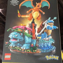 Lego Pokemon Venusaur, Charizard and Blastoise with Mini Pokemon Center and Kanto Region Badge