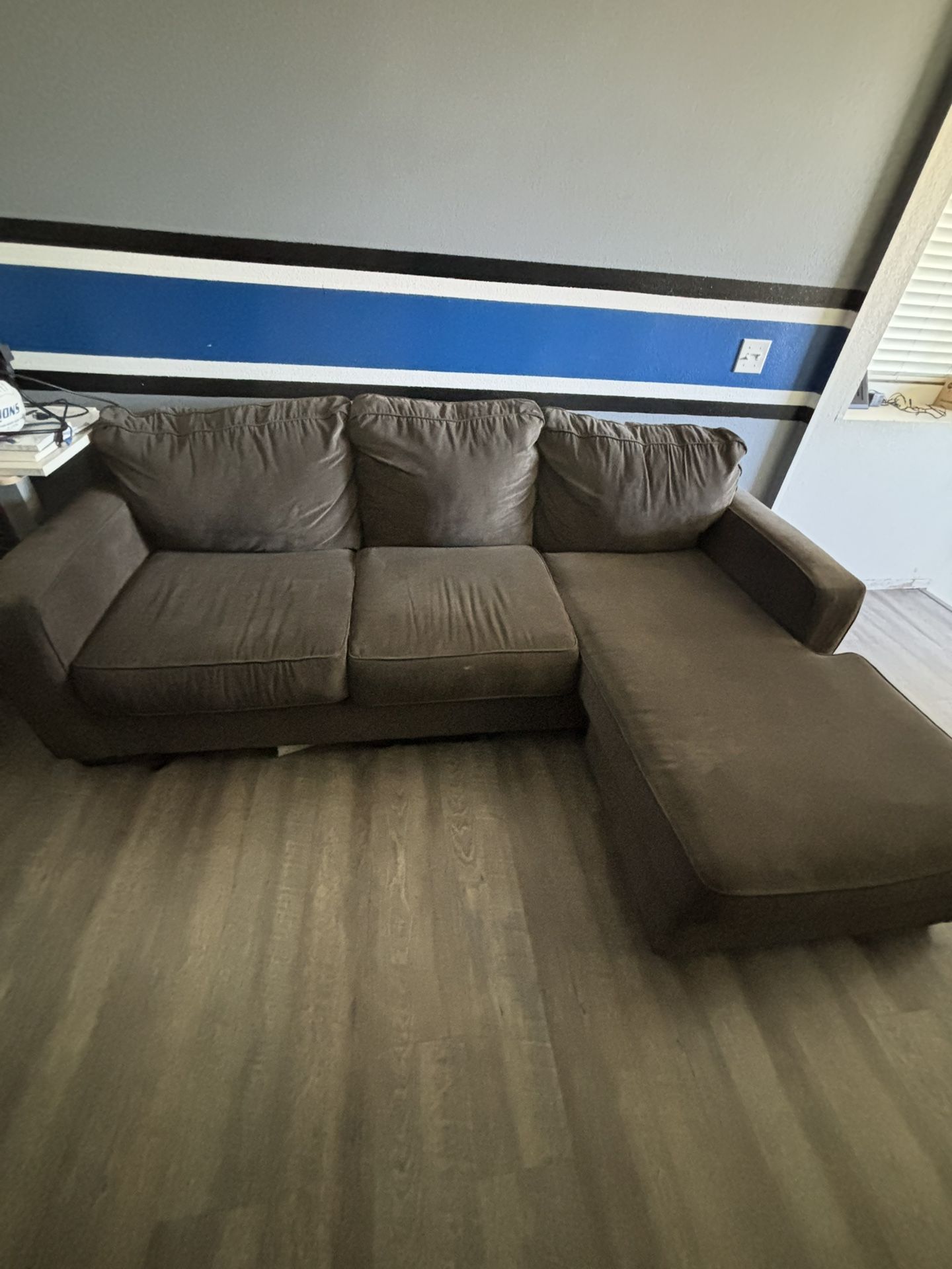 Couch And Leather recliners $50