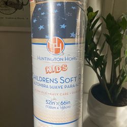 Plush Rug Blue Stars