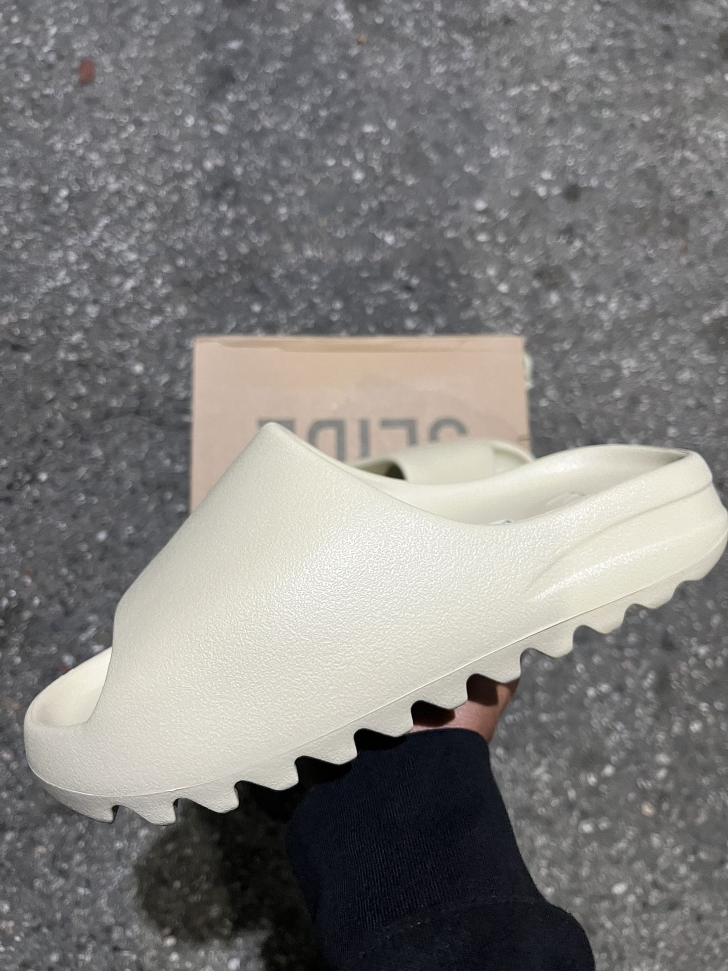 Yeezy slides Bone size 8 DS