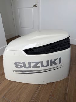 Suzuki 300 Four Stroke Outboard Motor Cover