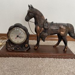 Vintage Western-themed Mantle Clock