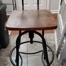 2 Bar Stools