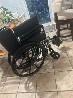 Wheelchair-18” Seat Width Wheelchair with Footrests