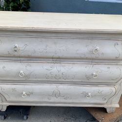 Ethan Allen Hand Painted  Chest Of Drawers 