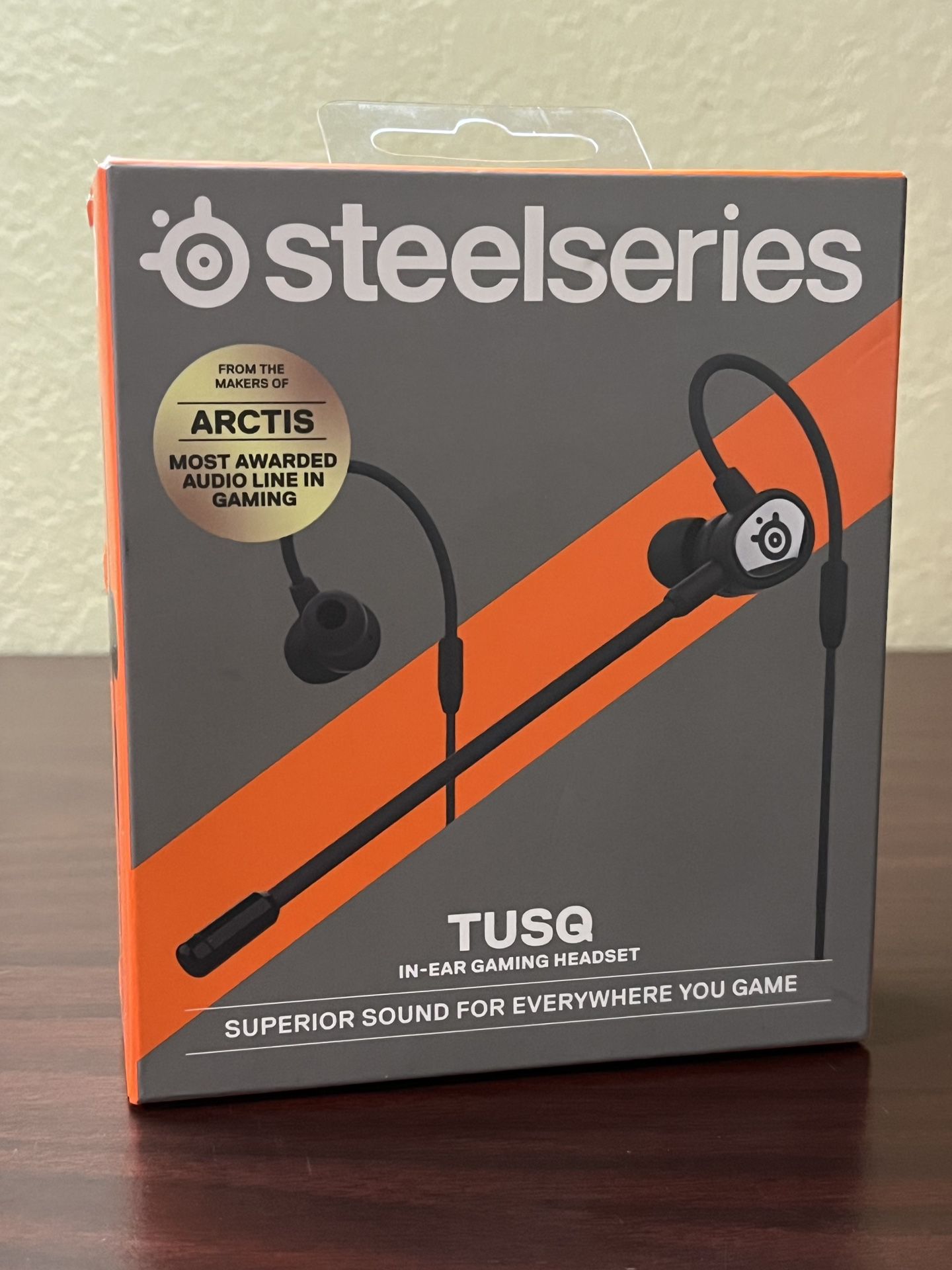 SteelSeries Tusq in-Ear Mobile Gaming Headset – Dual Microphone with Detachable Boom Mic — Mobile — Black