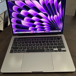 APPLE MACBOOK PRO 13” TOUCHBAR QUAD CORE i5! LOADED!