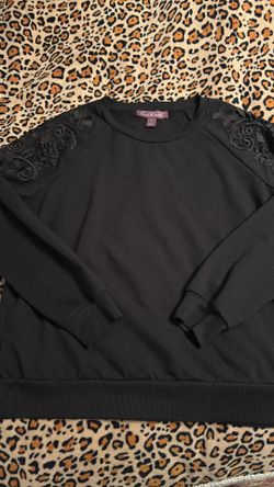 Women’s black pullover