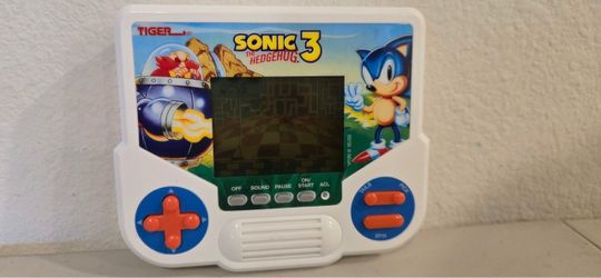 Tiger Electronics Sonic the Hedgehog 3 Handheld LCD Electronic Game – Tested & Works