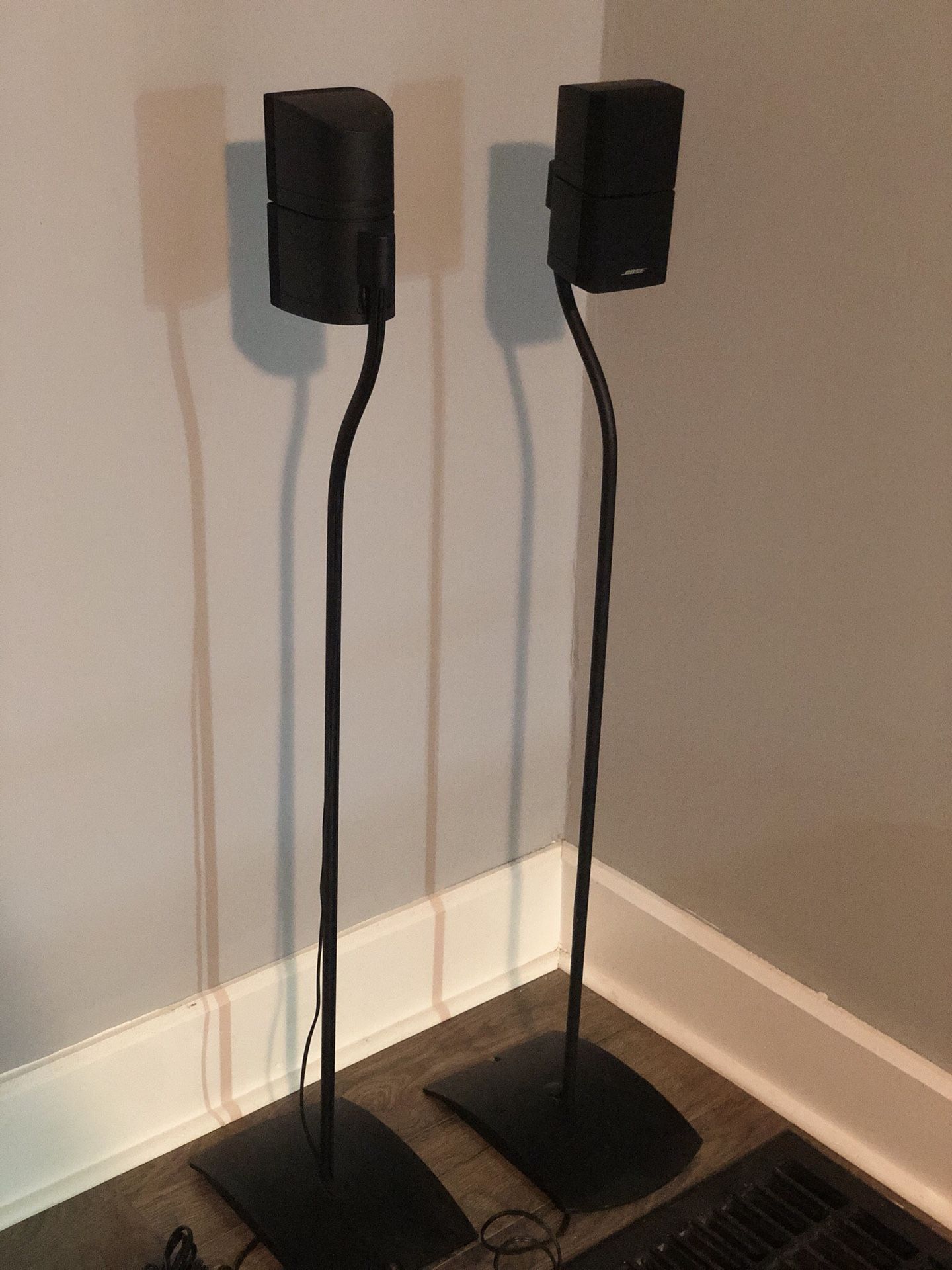 Bose Universal Speaker Stand with Speakers