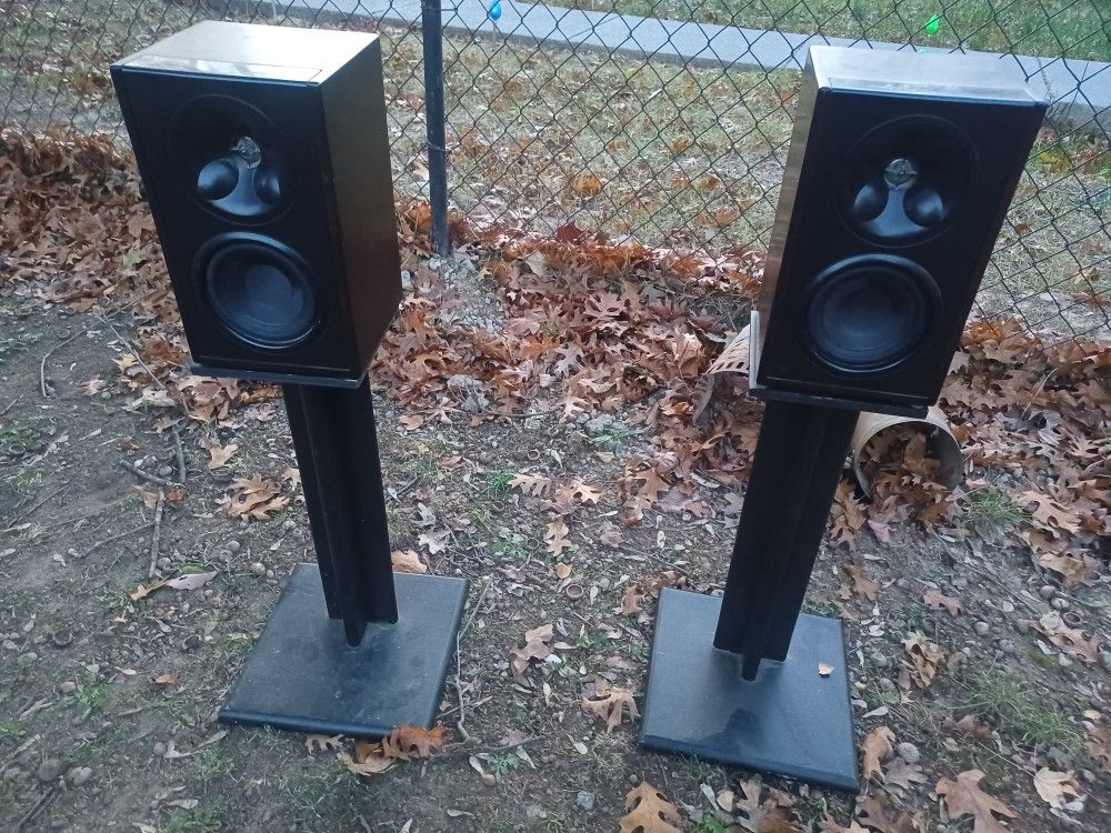 KLIPSCH WB14 WIRED BOOKSHELF SPEAKERS WITH STANDS AND KLH E10 POWERED SUBWOOFER $600 FINAL PRICE