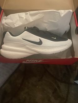 Nike Low-Top Sneakers White and Black