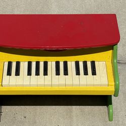 Melissa And Doug Child Piano. 