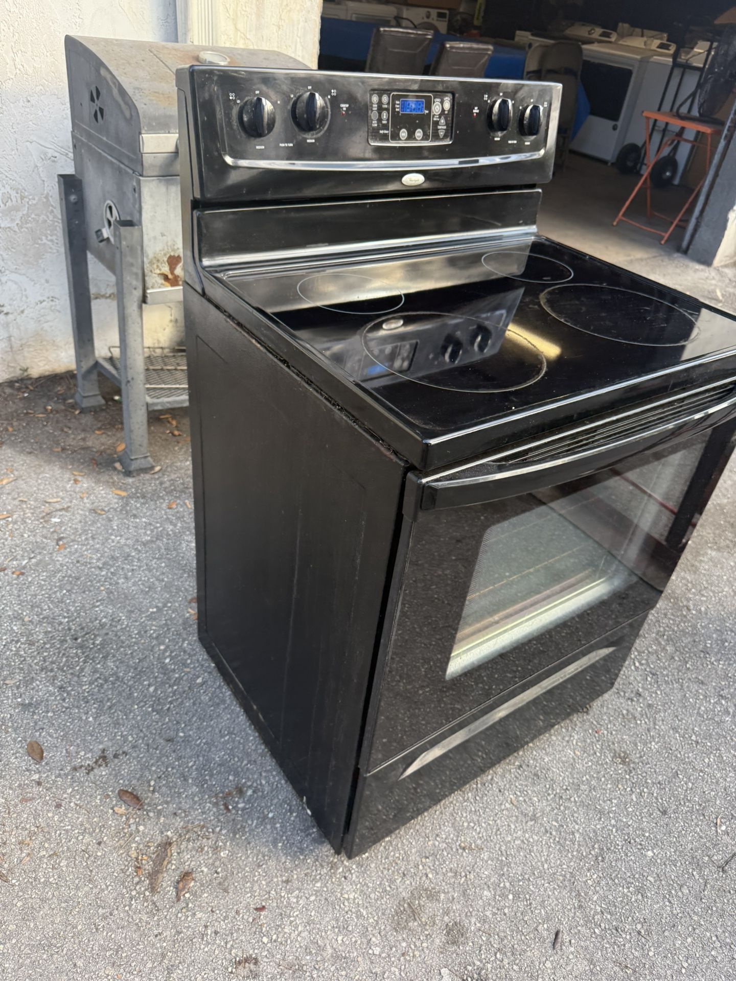 Whirlpool Stove (black)