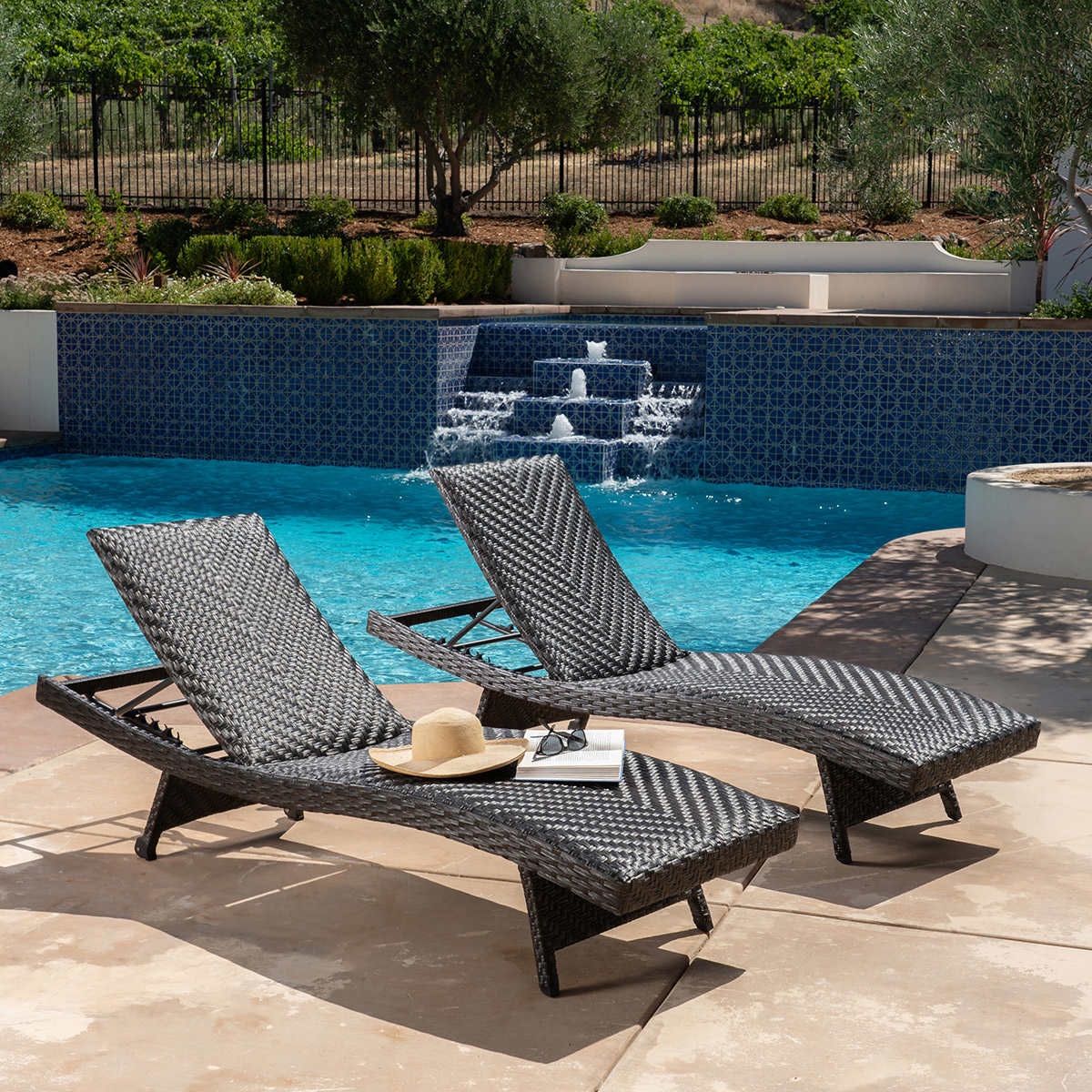 WAREHOUSE CLEARANCE | 2-pack Seagrass Woven Chaise Lounge with Wheels | BRAND NEW