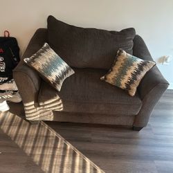 Love Seat Brown 2 Pillows 