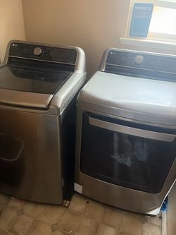 LG Washer and Dryer Set