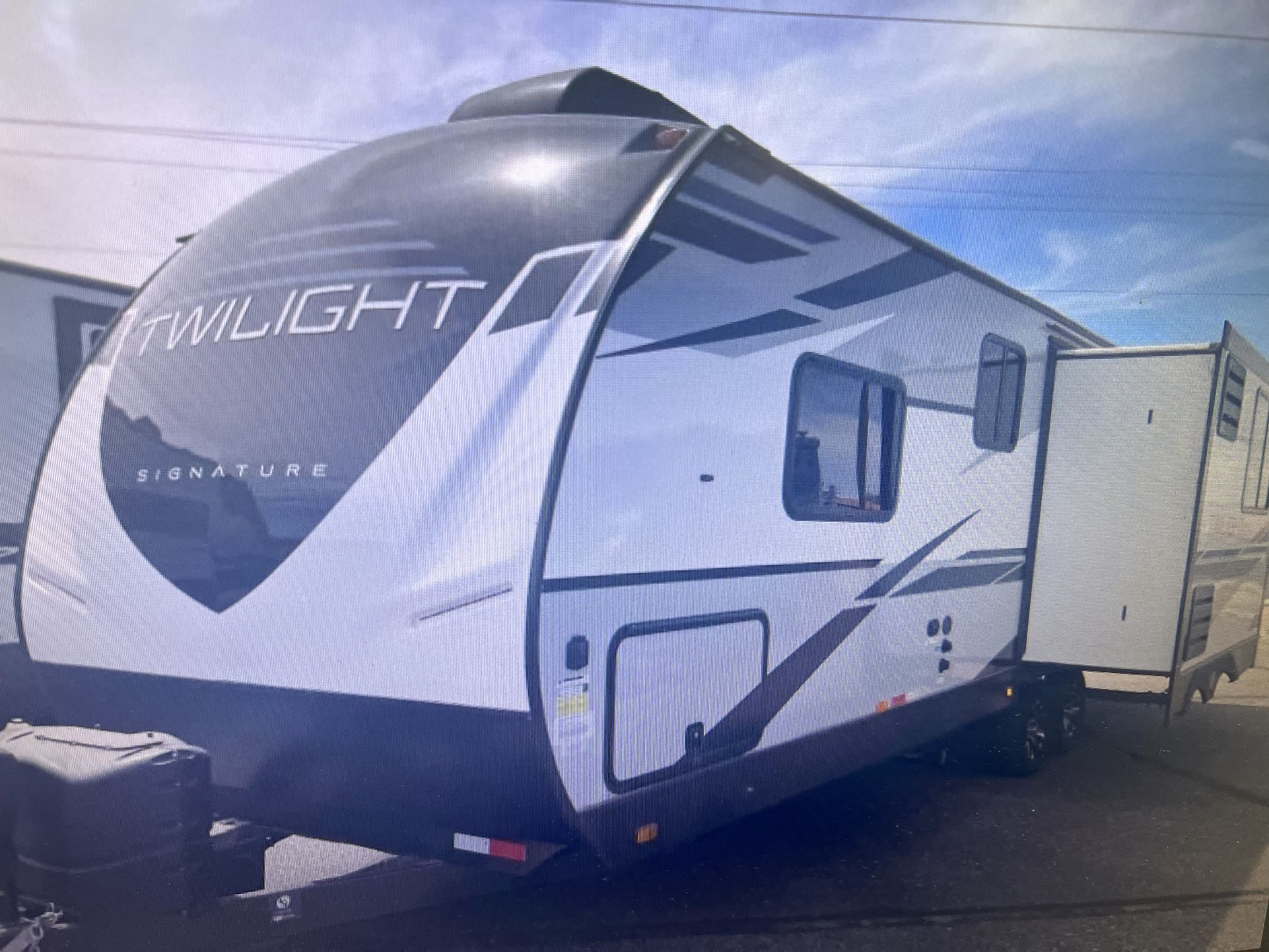 2021 TWILIGHT SIGNATURE 2500