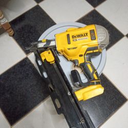 Farming Nailer DeWalt  20v 
