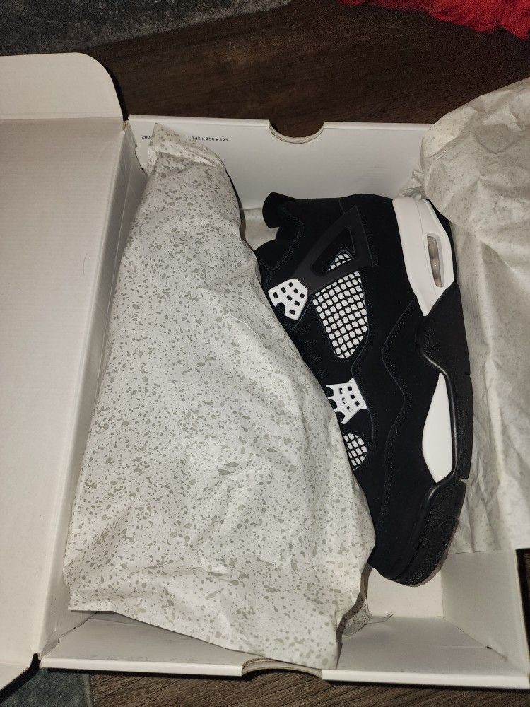 Jordan 4 White Thunder