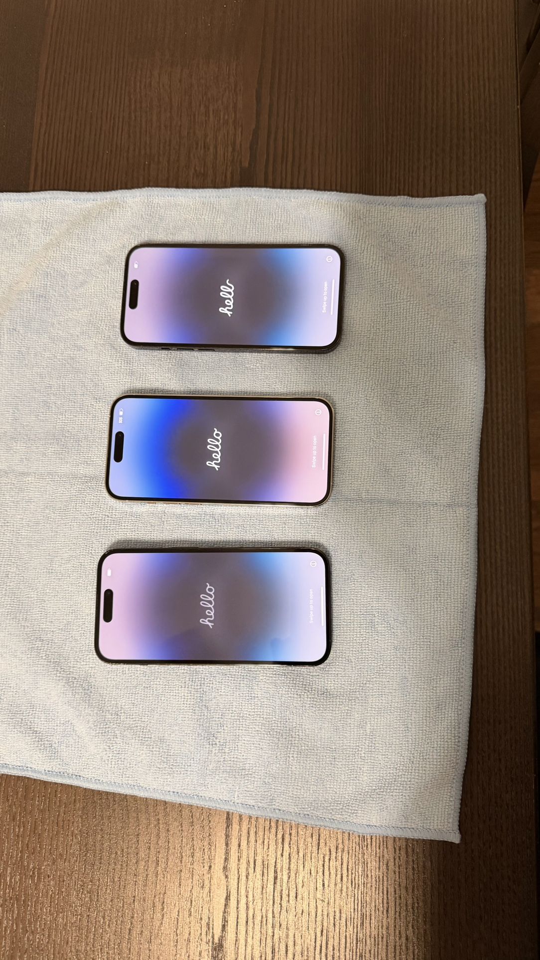 iPhone 14 Pro 256 GB  unlocked  $400 Each 