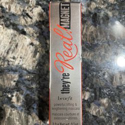 NEW BENEFIT THEY’RE REAL MAGNET POWERFUL LIFTING & LENGTHENING MASCARA $5!
