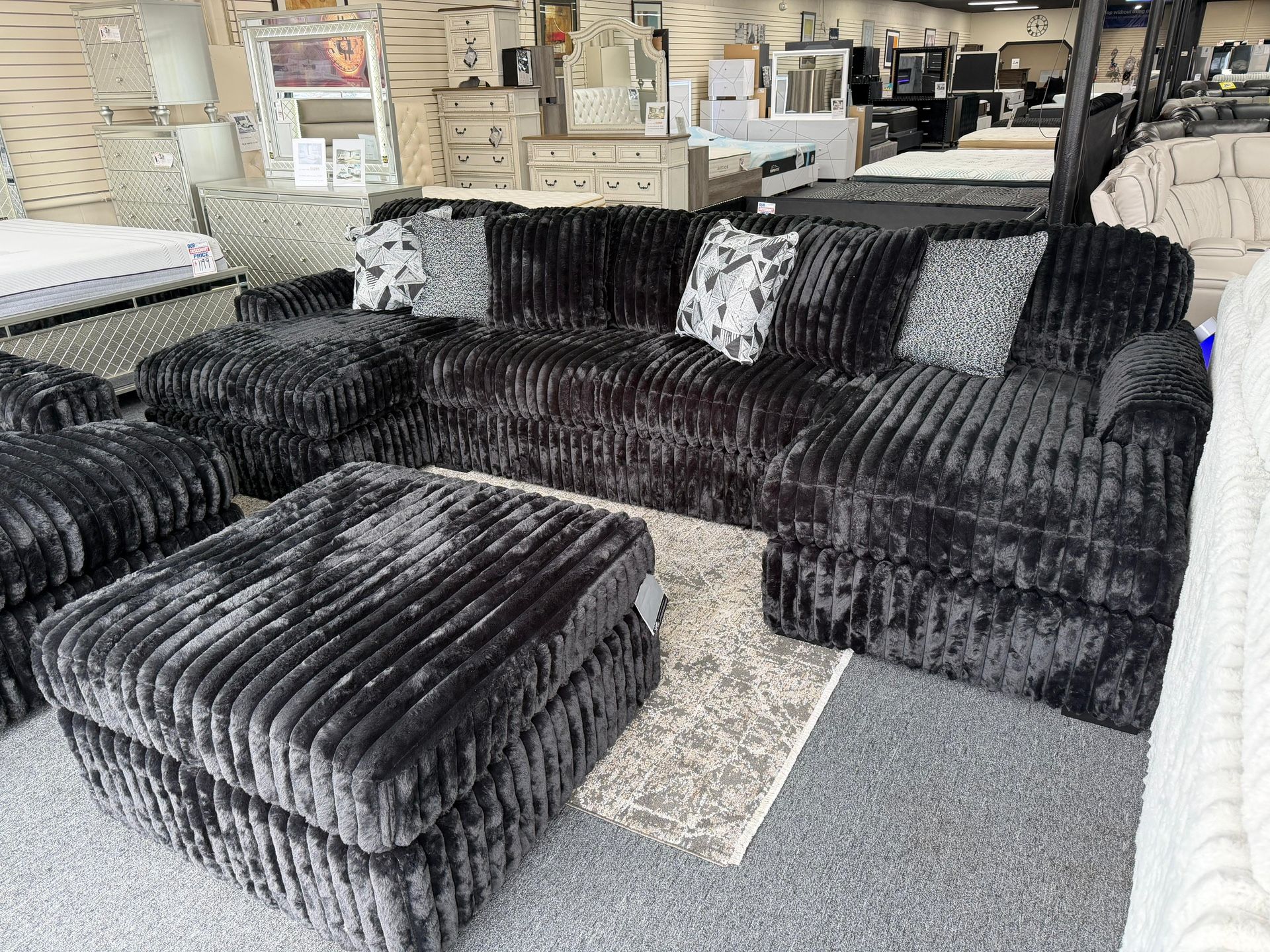 Double Chaise Sectional. 🚚WE DELIVER🚚