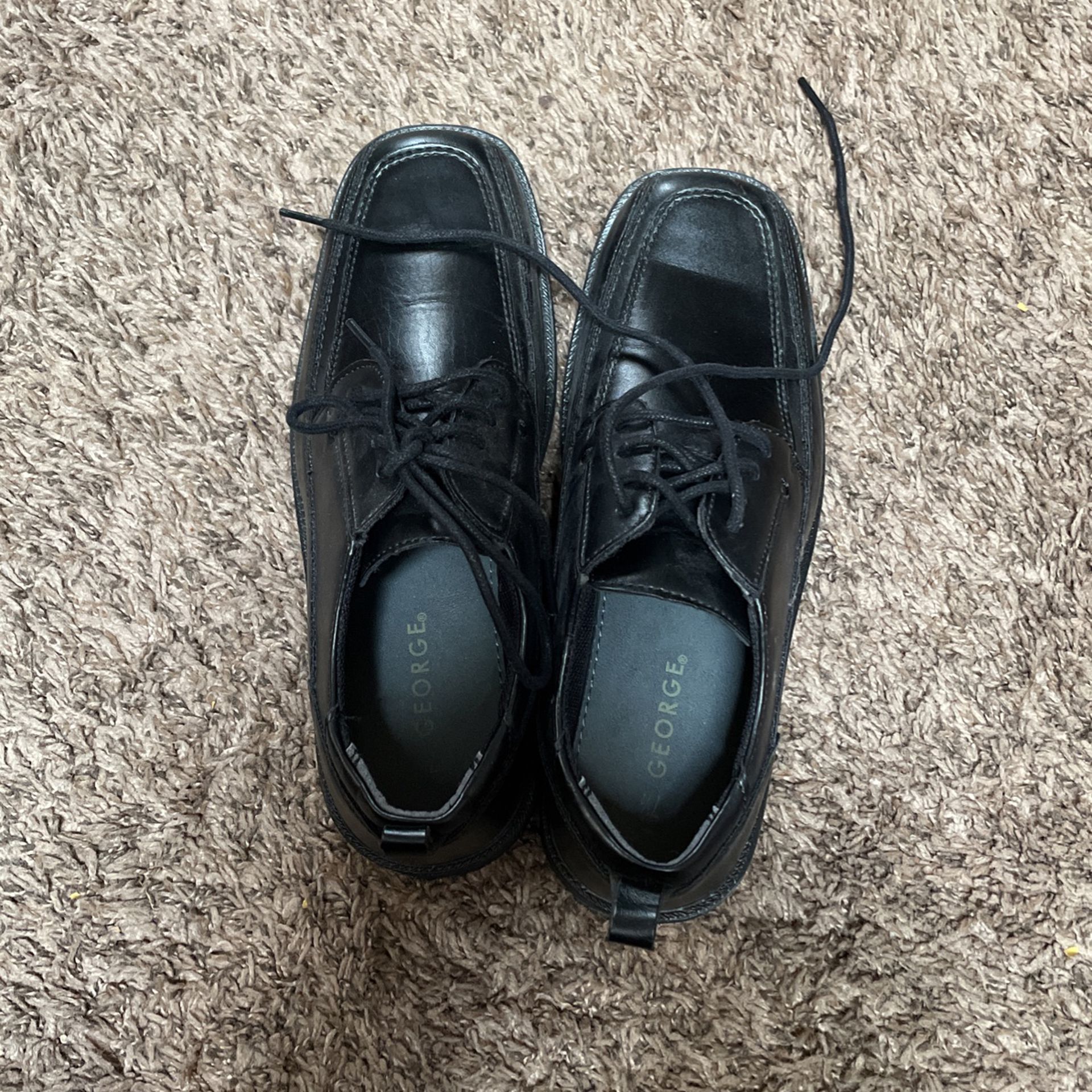 George’s  Size 7.5 Dress Shoes