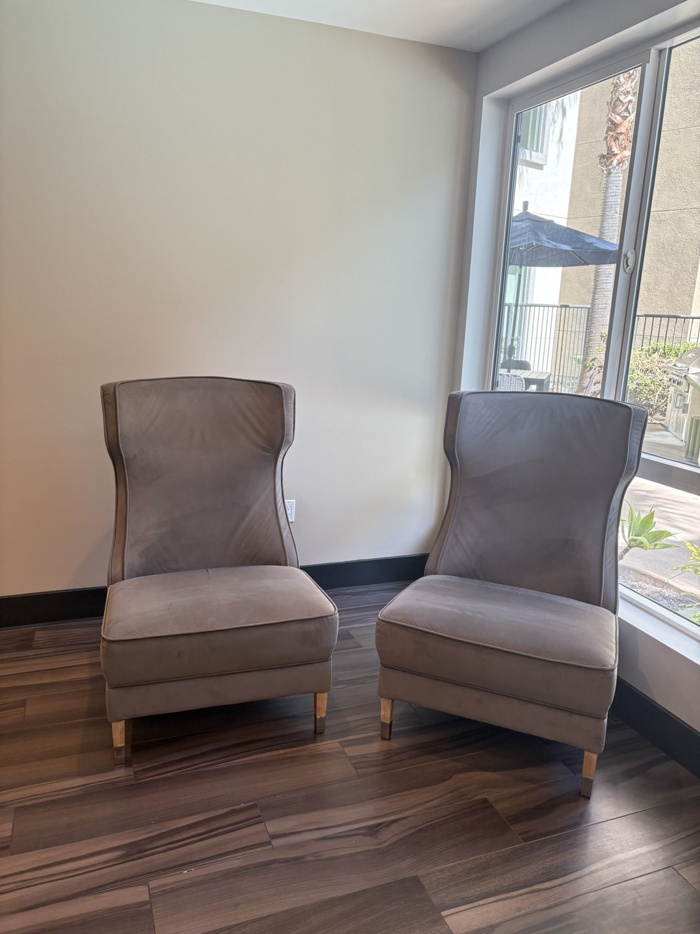 High End Chairs Set