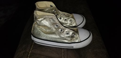 Gold shiny converse sz 8