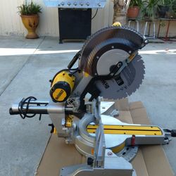 DeWalt 12" Double Bevel Sliding Miter Saw 