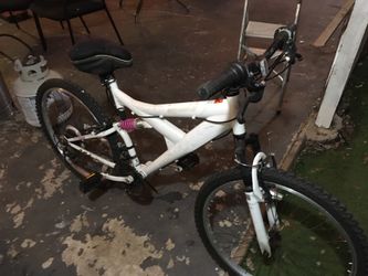 Shimano mountain bike in excellent condition $50